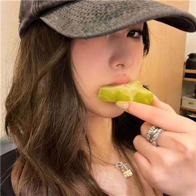 女跳水队员